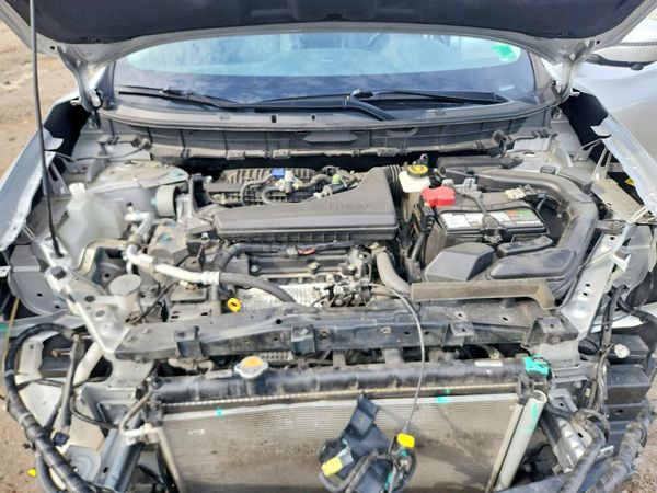 2018 NISSAN ROGUE — Engine bay