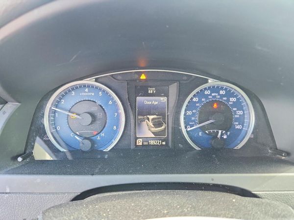 2016 TOYOTA CAMRY