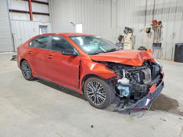 2023 KIA FORTE GT Line