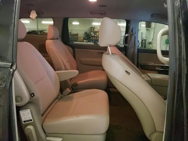 2018 KIA SEDONA L