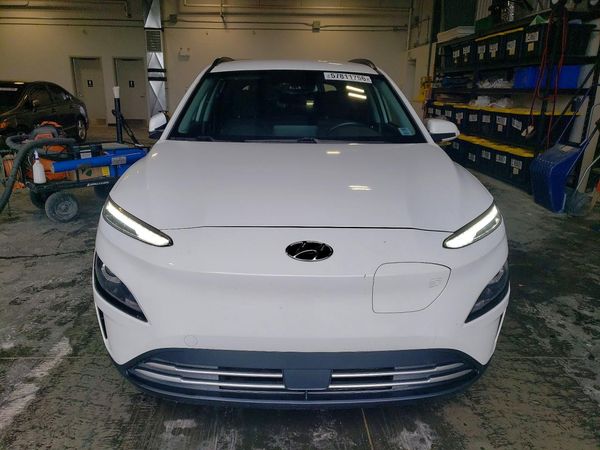 2023 HYUNDAI KONA SE