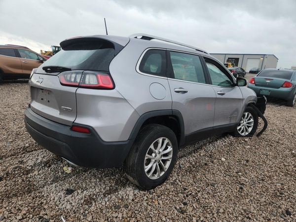 2019 JEEP CHEROKEE LATITUDE 4X4