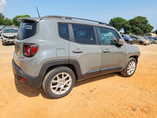 2019 JEEP RENEGADE LATITUDE 4X2