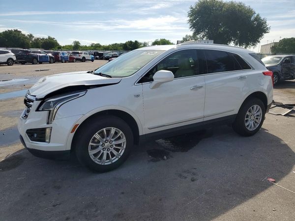 2017 CADILLAC XT5 Base