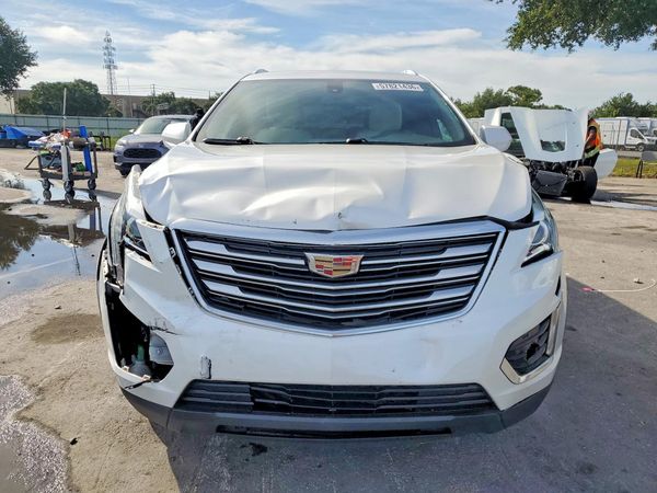 2017 CADILLAC XT5 Base