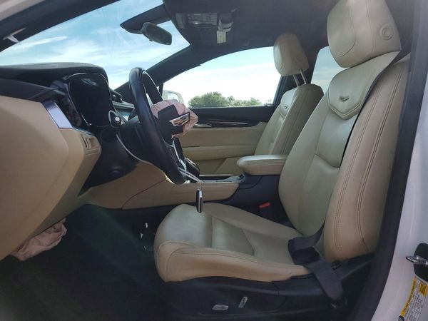 2017 CADILLAC XT5 Base