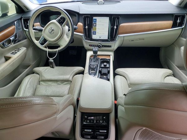 2017 VOLVO S90 Inscription