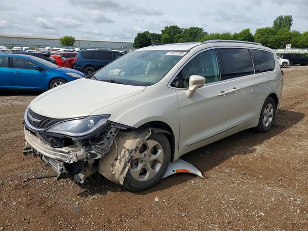 2017 CHRYSLER PACIFICA Touring L Plus