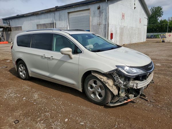 2017 CHRYSLER PACIFICA Touring L Plus