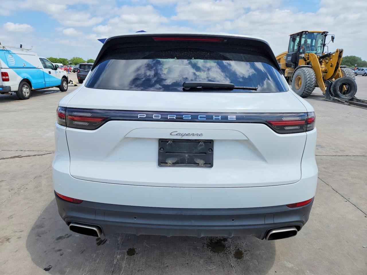 2020 PORSCHE CAYENNE