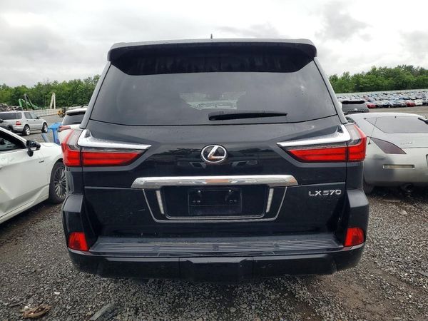 2018 LEXUS LX