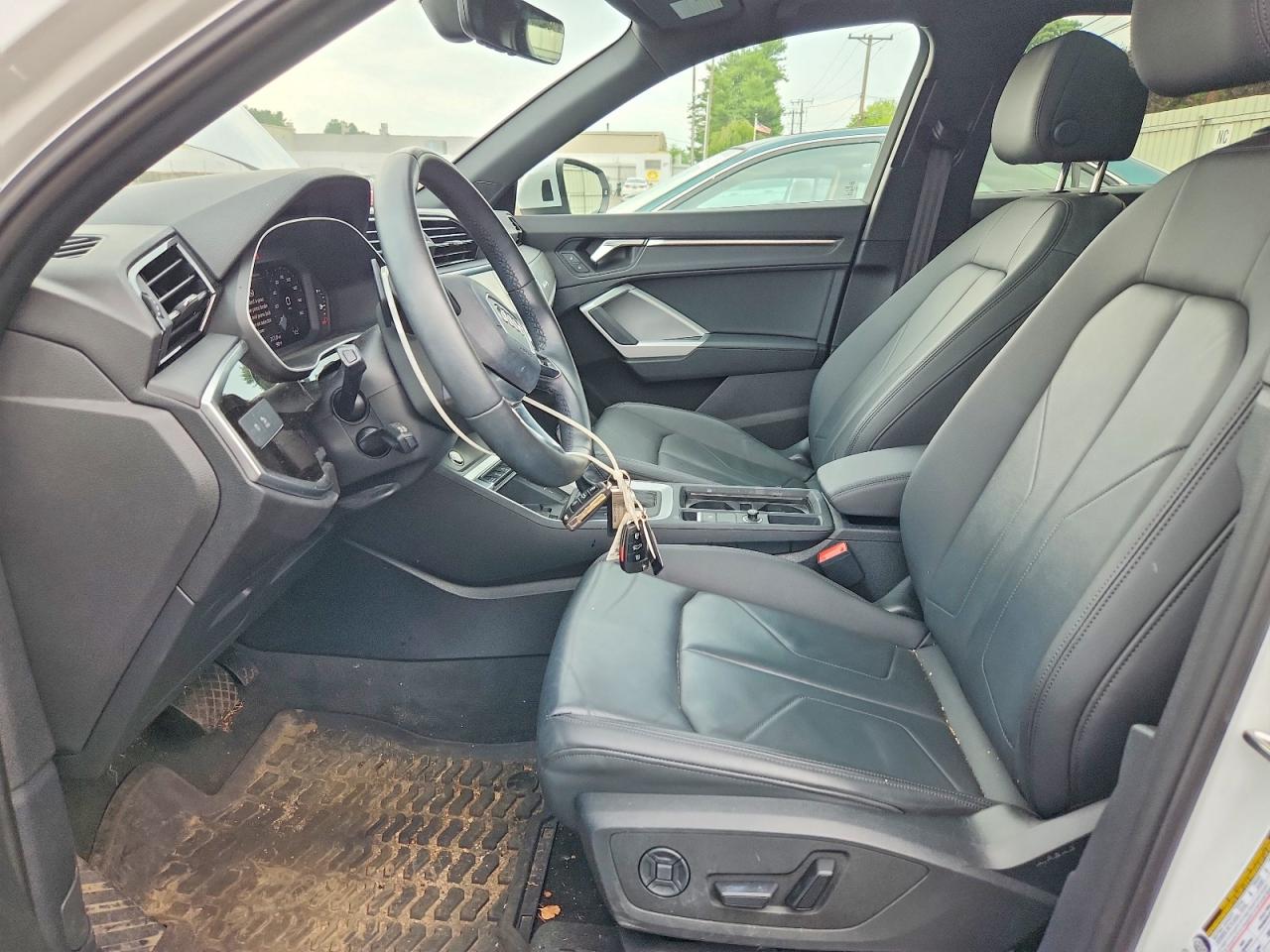 2024 AUDI Q3 S Line quattro Premium