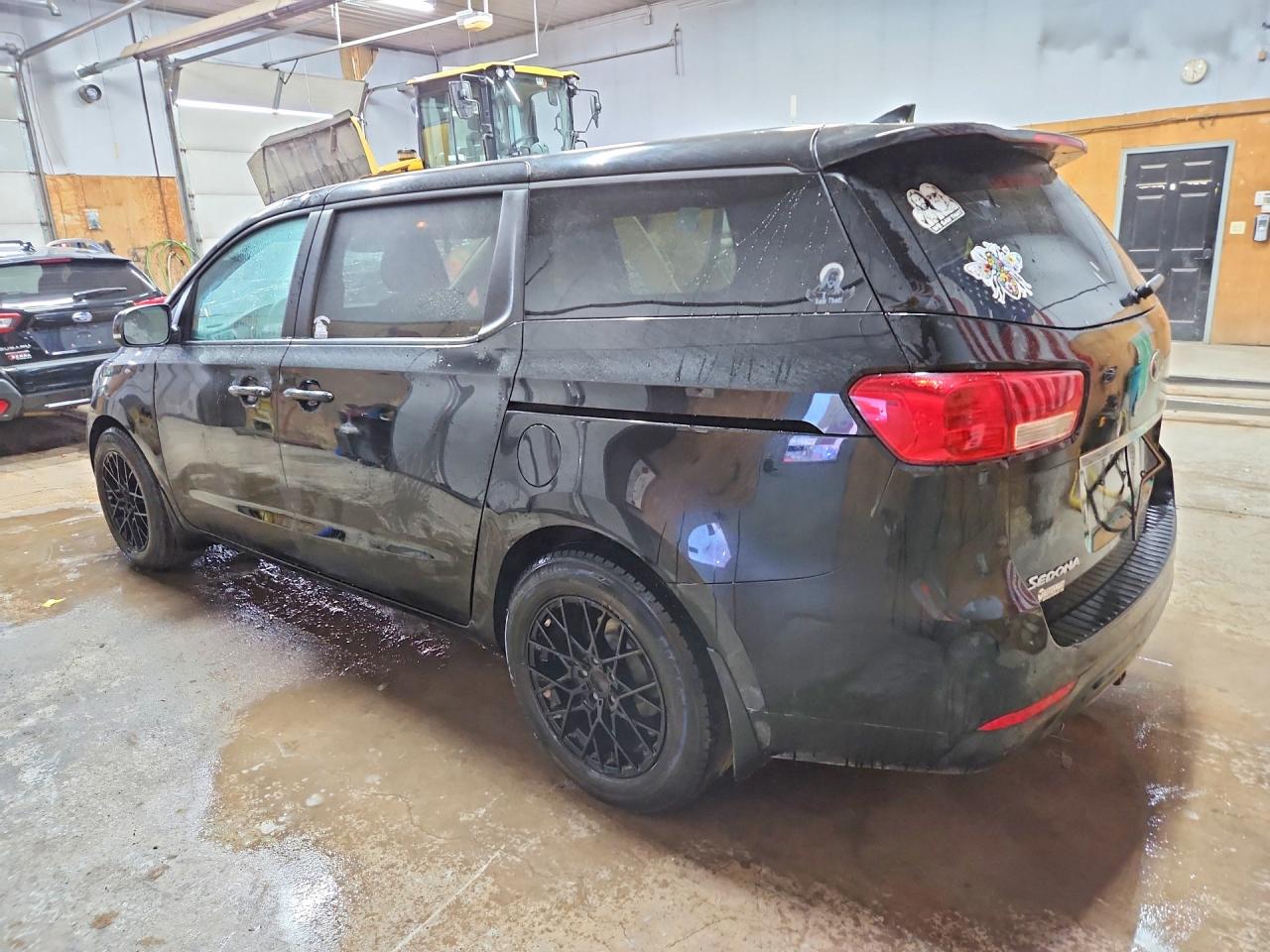 2018 KIA SEDONA LX