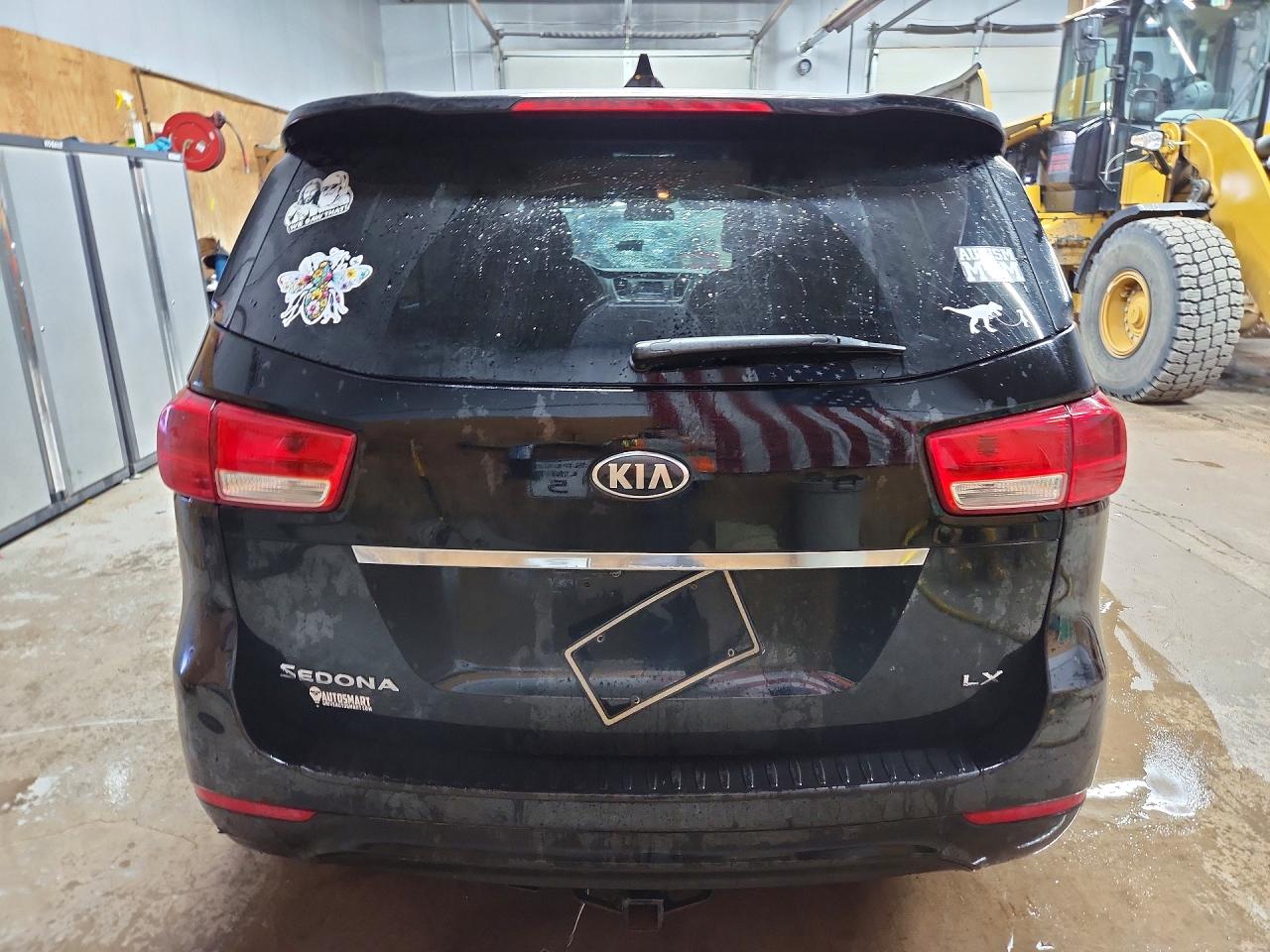 2018 KIA SEDONA LX