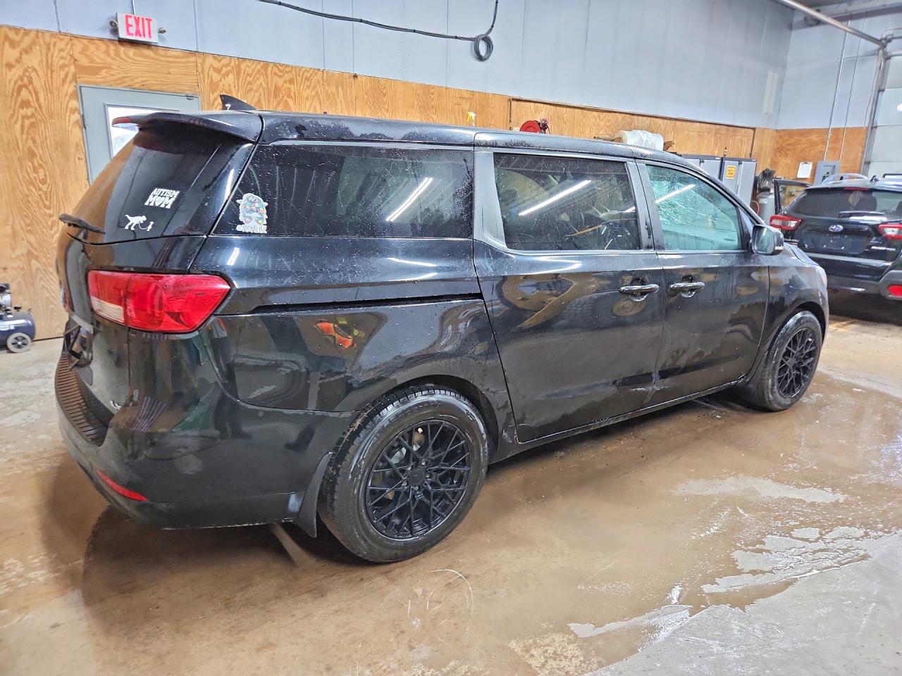 2018 KIA SEDONA LX