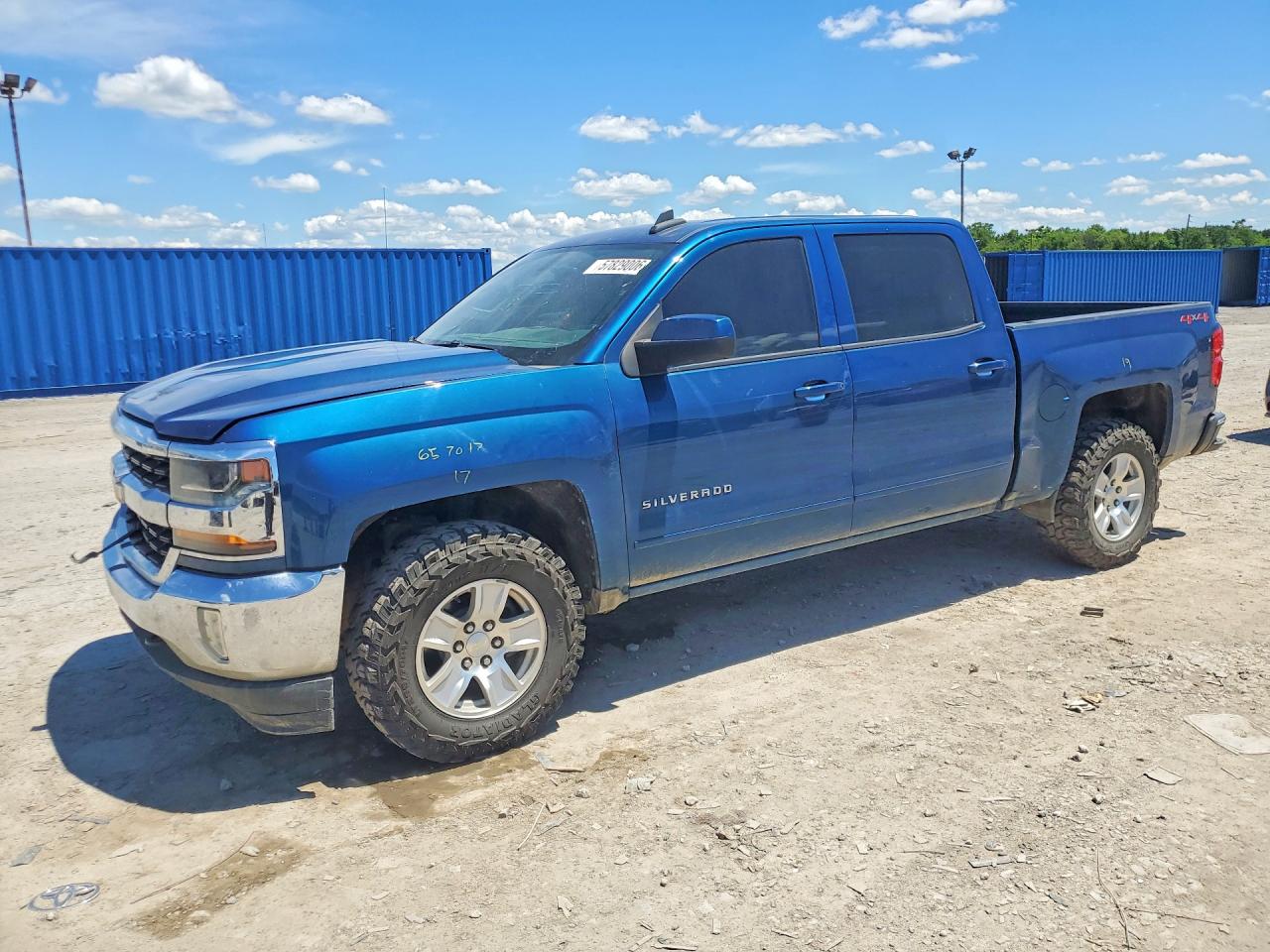 2018 CHEVROLET SILVERADO LT — Front 3/4