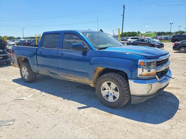 2018 CHEVROLET SILVERADO LT — Passenger 3/4