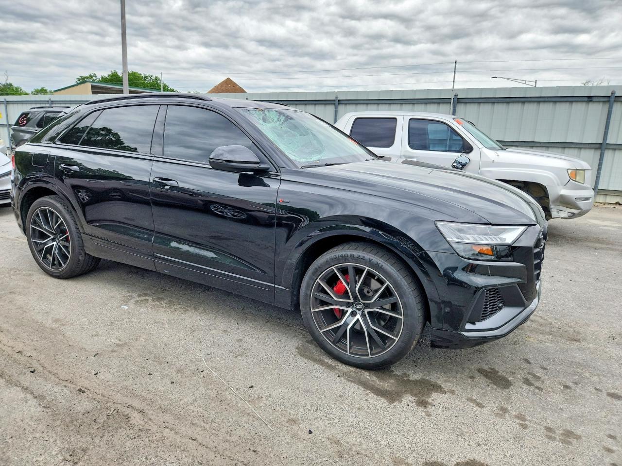 2022 AUDI Q8