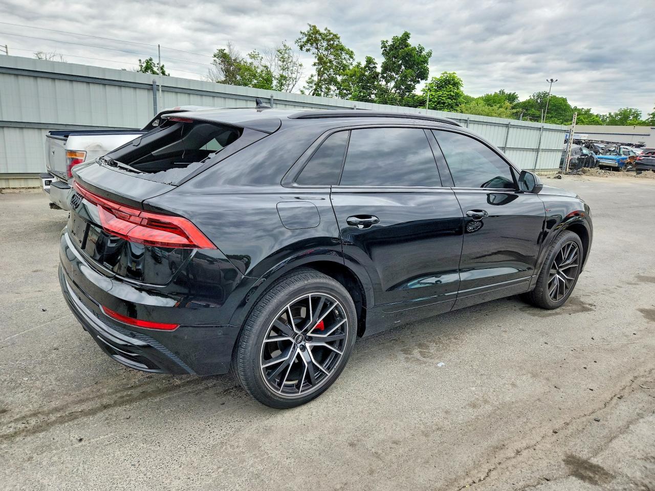 2022 AUDI Q8