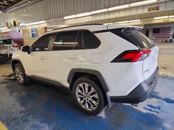 2019 TOYOTA RAV4 XLE Premium