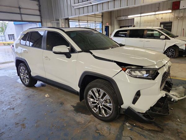 2019 TOYOTA RAV4 XLE Premium