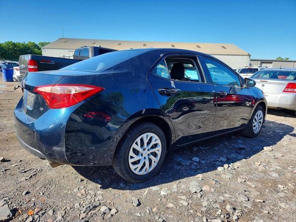 2017 TOYOTA COROLLA
