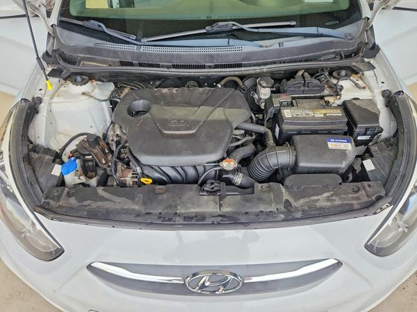 2017 HYUNDAI ACCENT SE Base — Engine bay