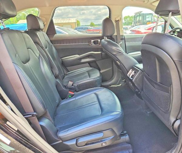 2022 KIA SORENTO S