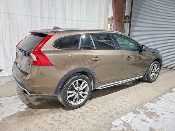 2016 VOLVO V60 CROSS COUNTRY