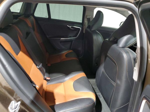 2016 VOLVO V60 CROSS COUNTRY