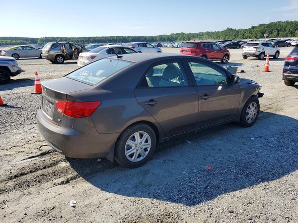 2013 KIA FORTE