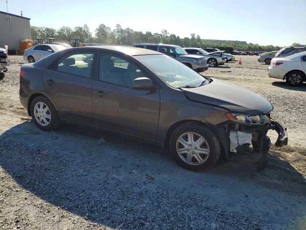 2013 KIA FORTE