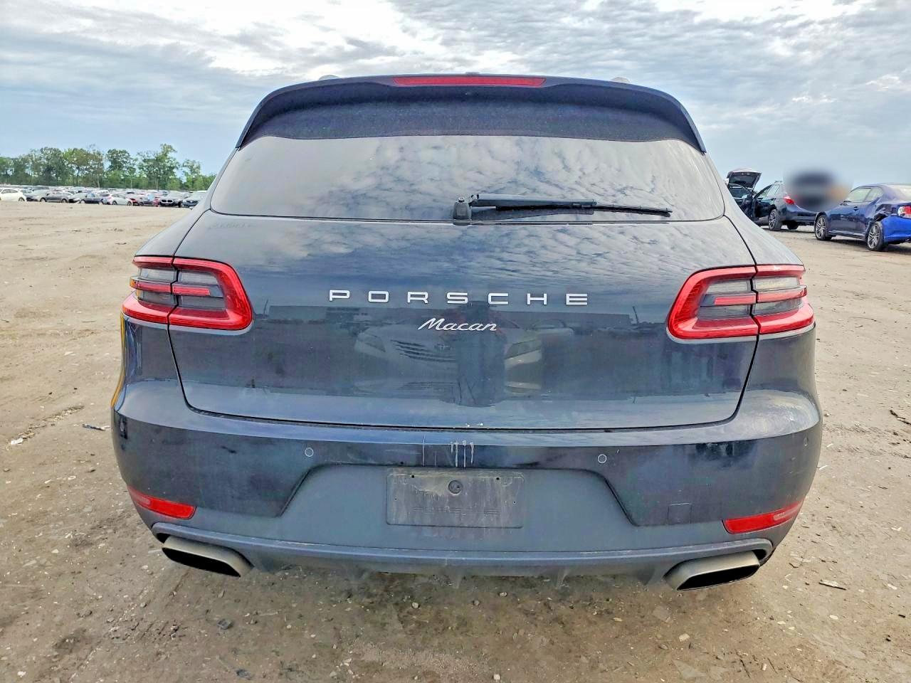 2018 PORSCHE MACAN
