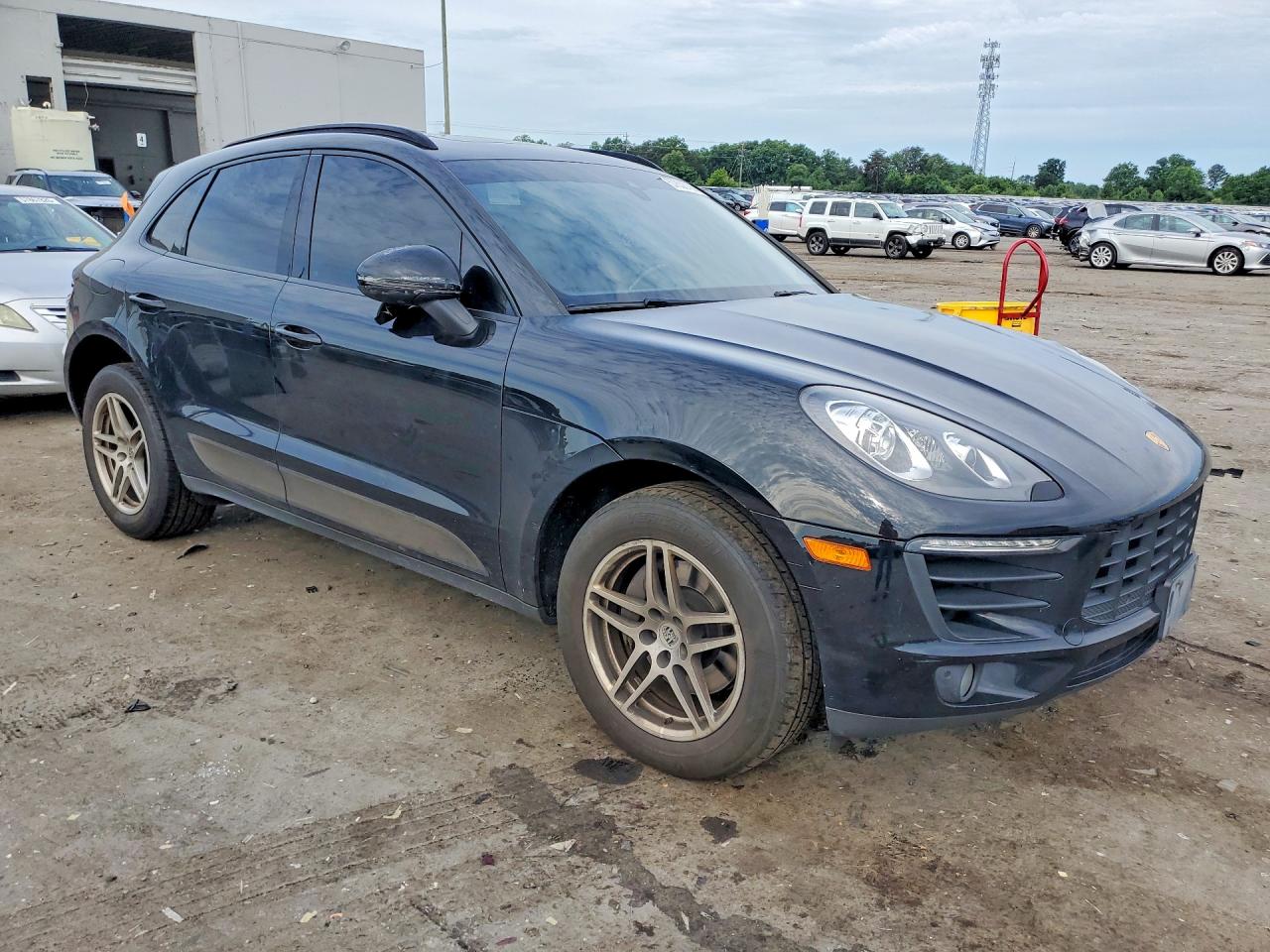 2018 PORSCHE MACAN