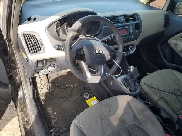 2015 KIA RIO GL - Middle-low