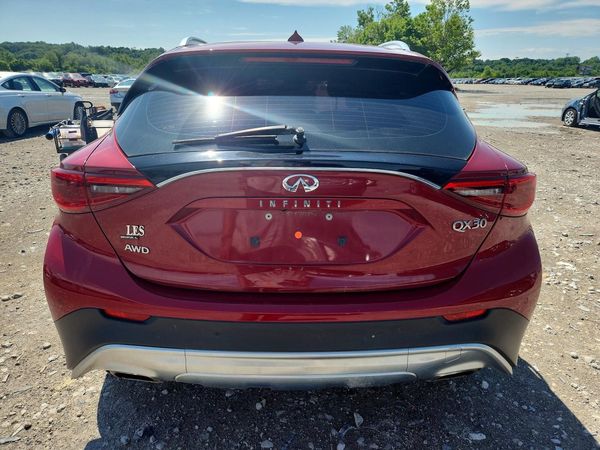 2017 INFINITI QX30
