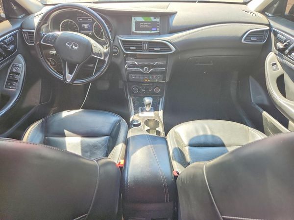 2017 INFINITI QX30