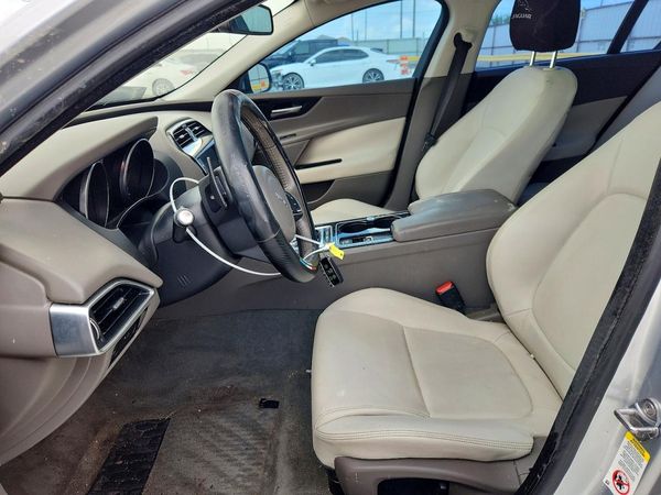 2017 JAGUAR XE