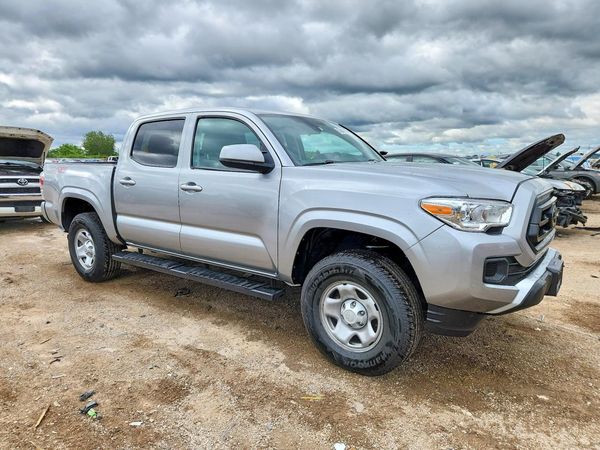 2022 TOYOTA TACOMA SR5
