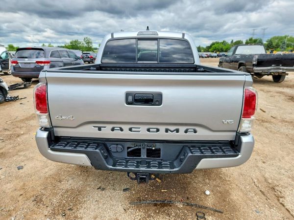 2022 TOYOTA TACOMA SR5