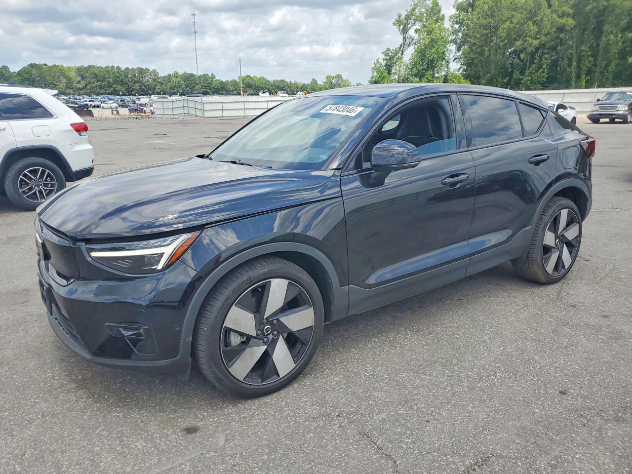 2024 VOLVO C40 Ultimate Dark