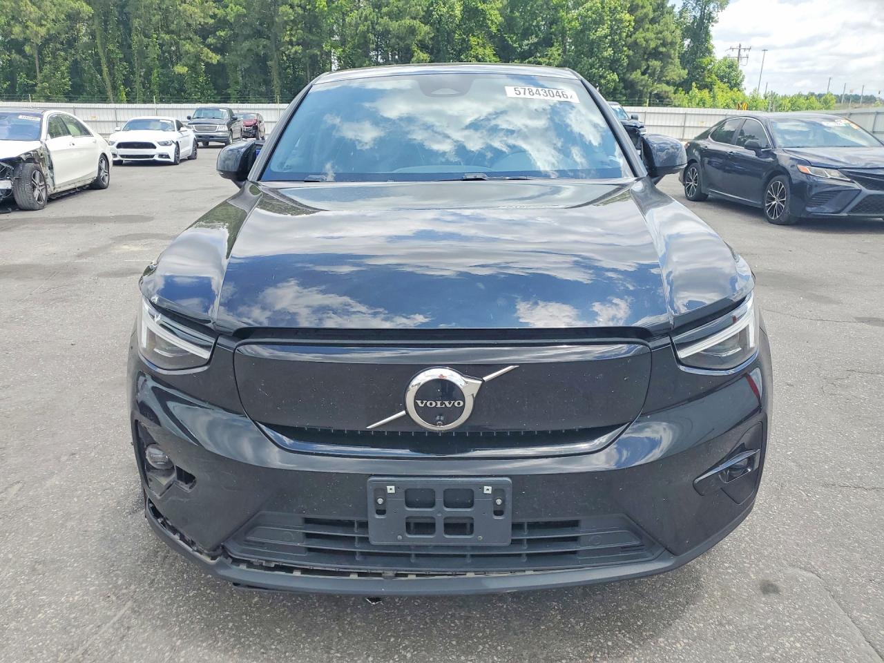 2024 VOLVO C40 Ultimate Dark