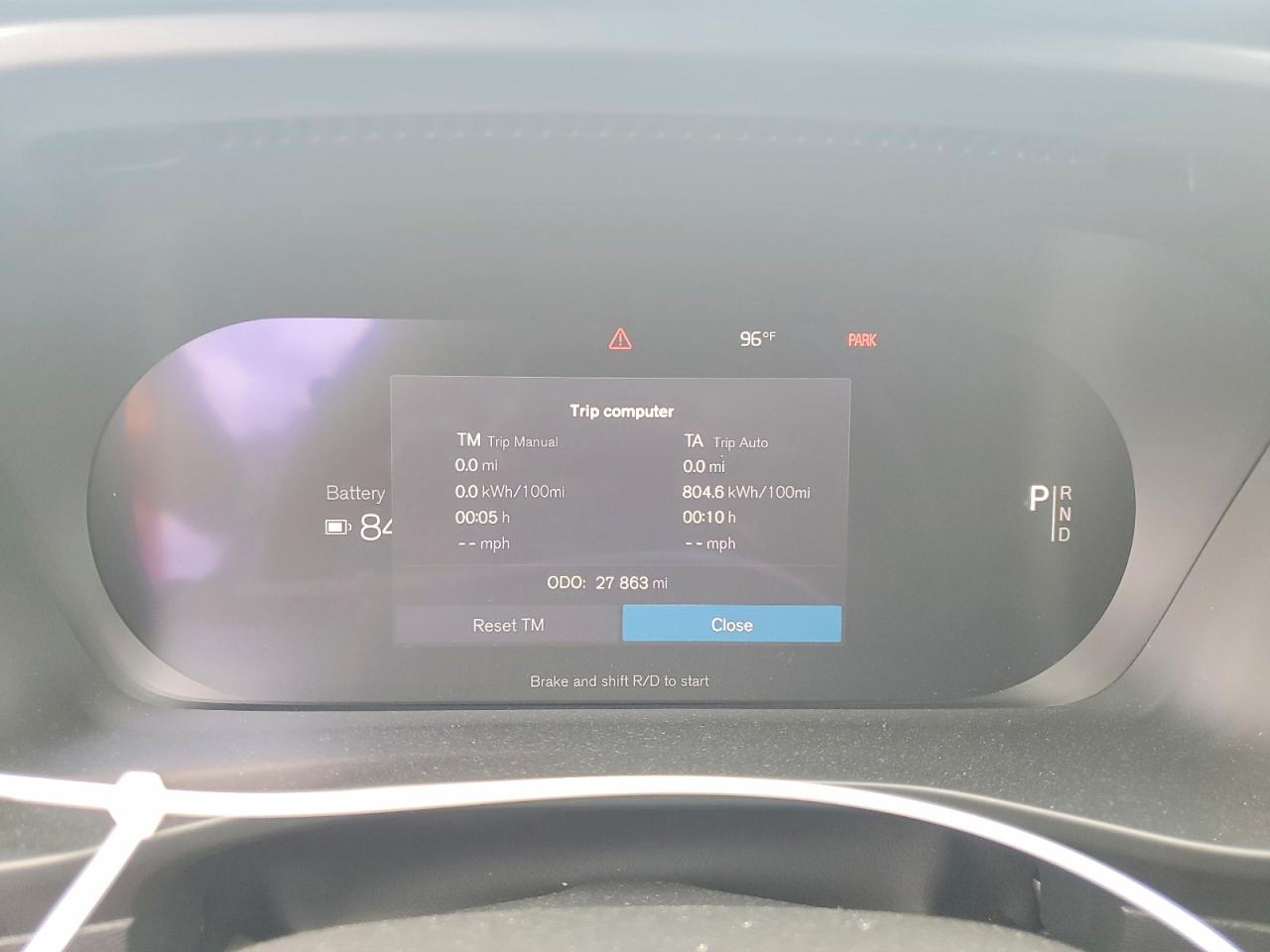 2024 VOLVO C40 Ultimate Dark