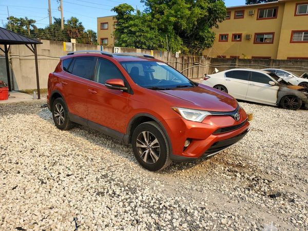 2016 TOYOTA RAV4