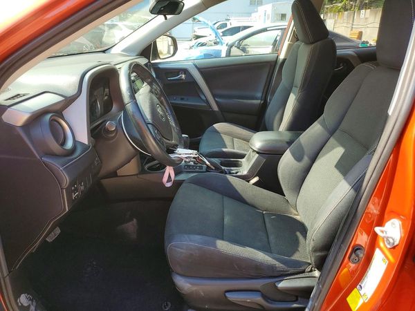 2016 TOYOTA RAV4