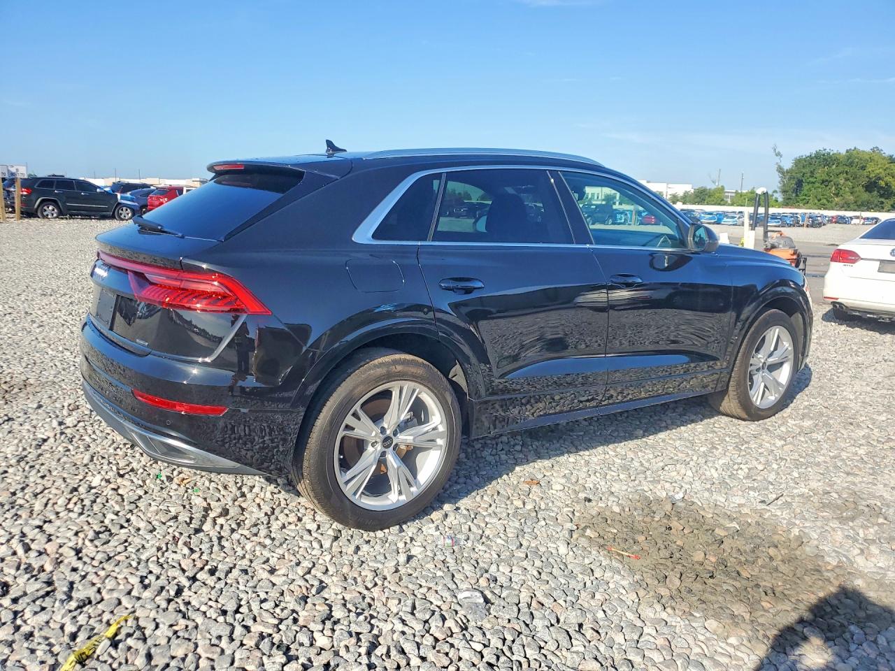 2023 AUDI Q8