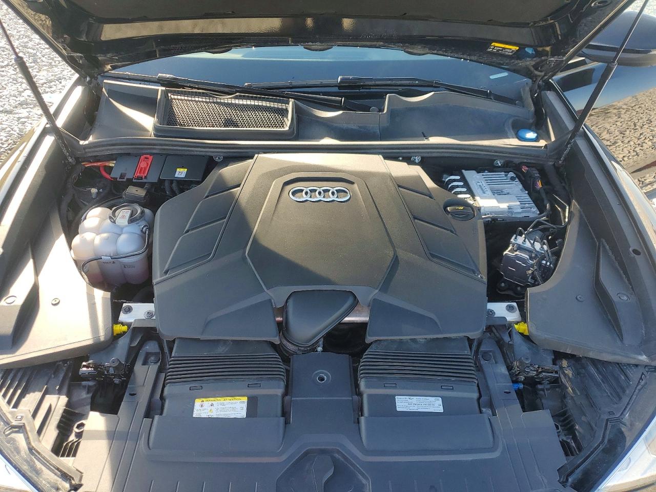 2023 AUDI Q8
