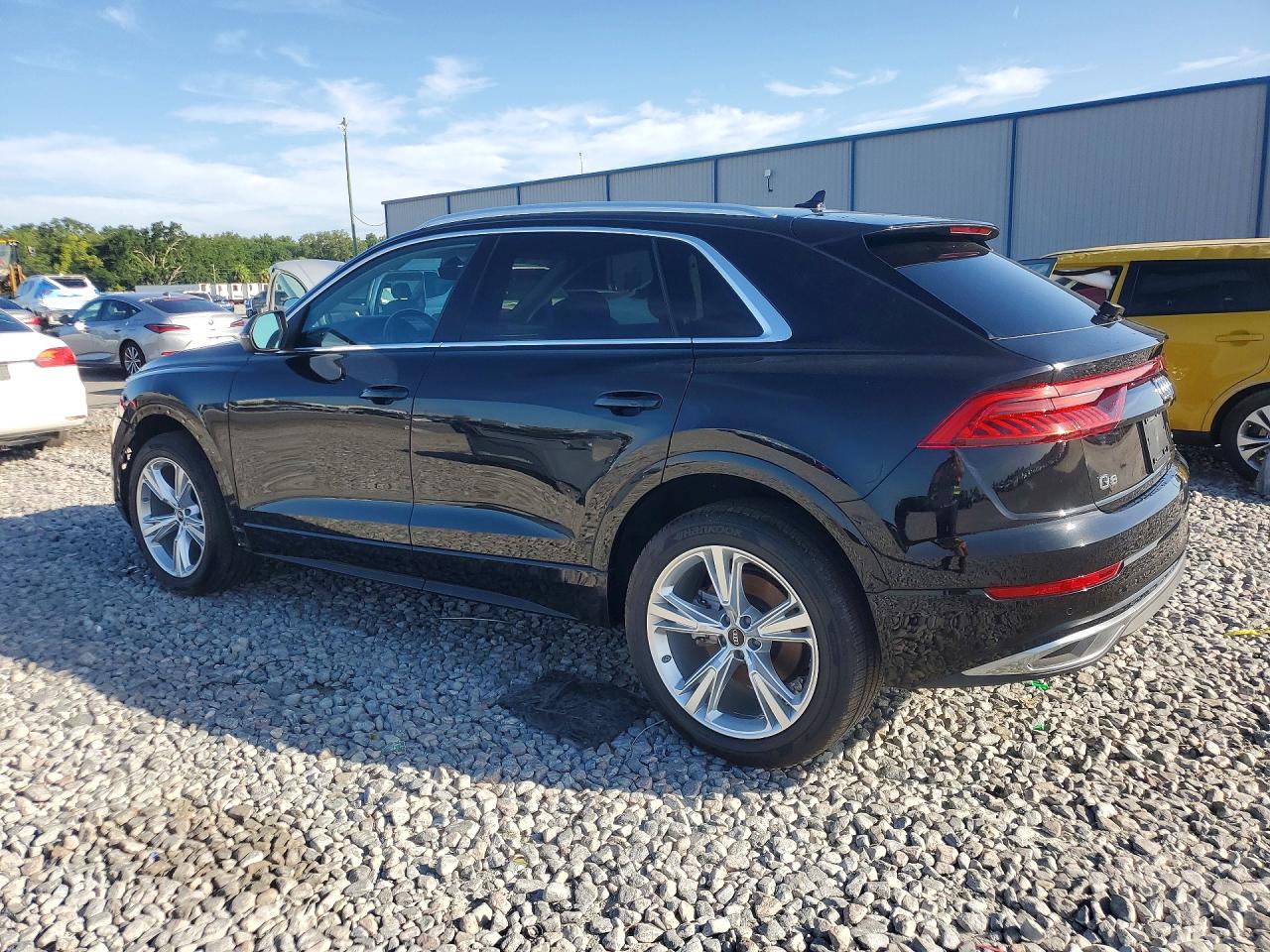 2023 AUDI Q8