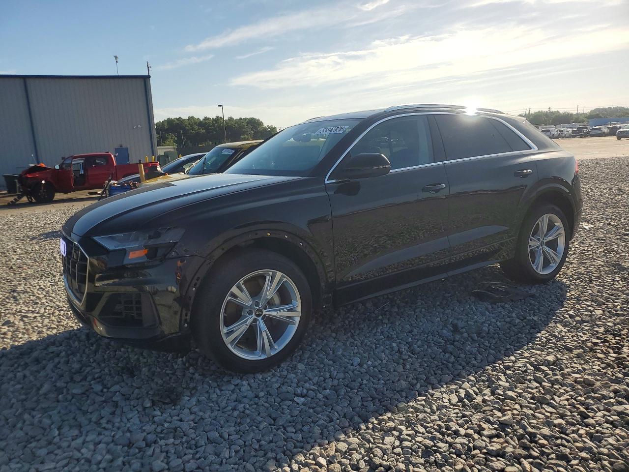 2023 AUDI Q8
