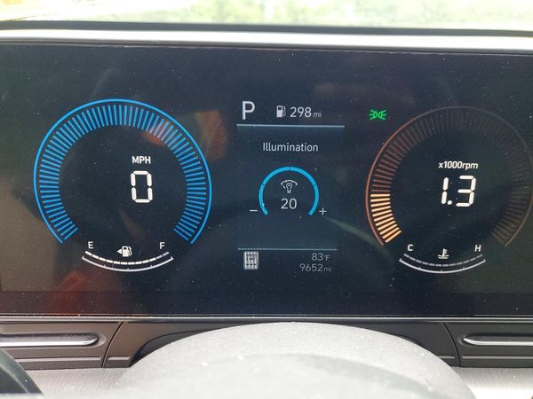2024 HYUNDAI KONA SE
